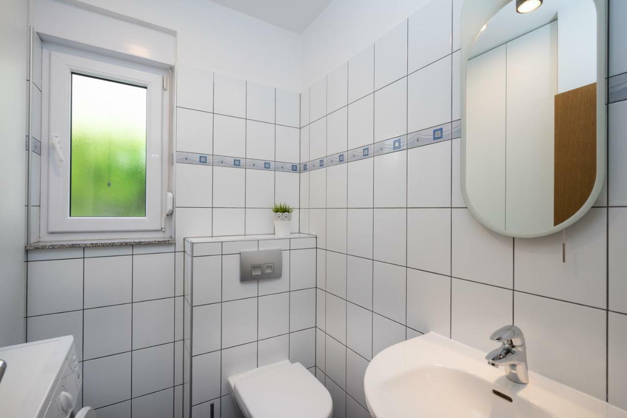 Apartments Biba Malinska Extérieur photo