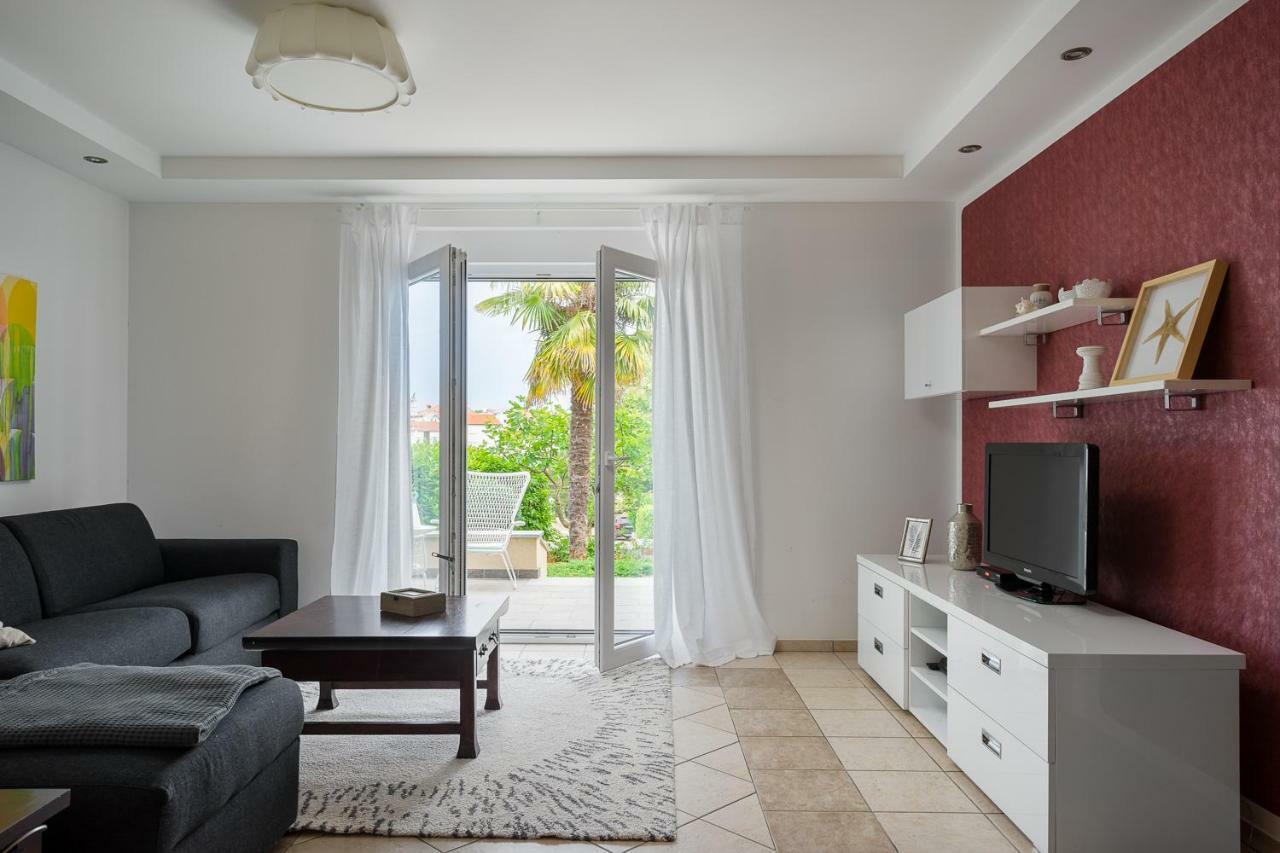Apartments Biba Malinska Extérieur photo